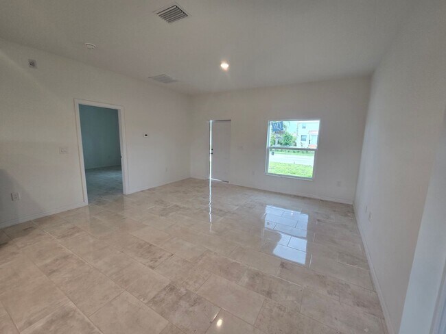 Building Photo - BRAND NEW CONSTRUCTION-3/2/1-MOVE IN READY