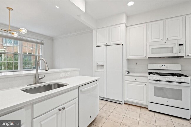 Building Photo - 2622 Clarendon Blvd