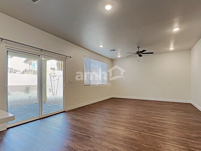 Building Photo - 716 Terrain Star Ave