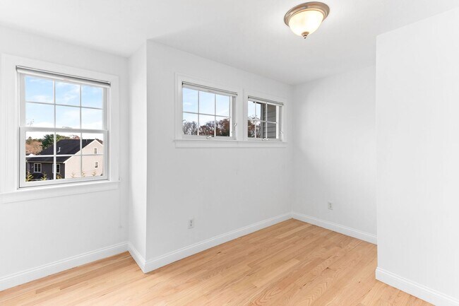 Building Photo - 5 Neff Dr