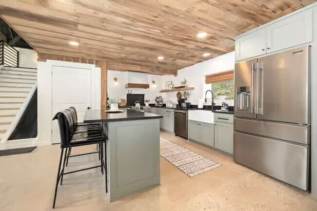 Building Photo - 8442 E McNelly Rd