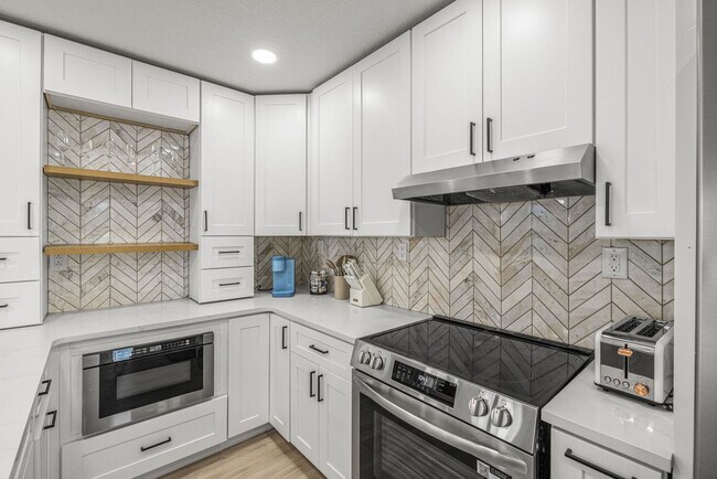 Building Photo - 510 79th Ave