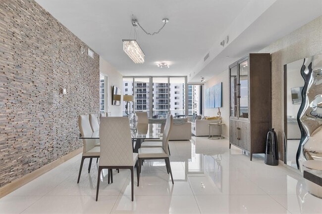 Building Photo - 17475 Collins Ave