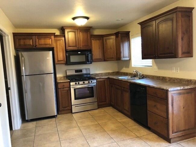 Building Photo - Cedar Park Townhomes