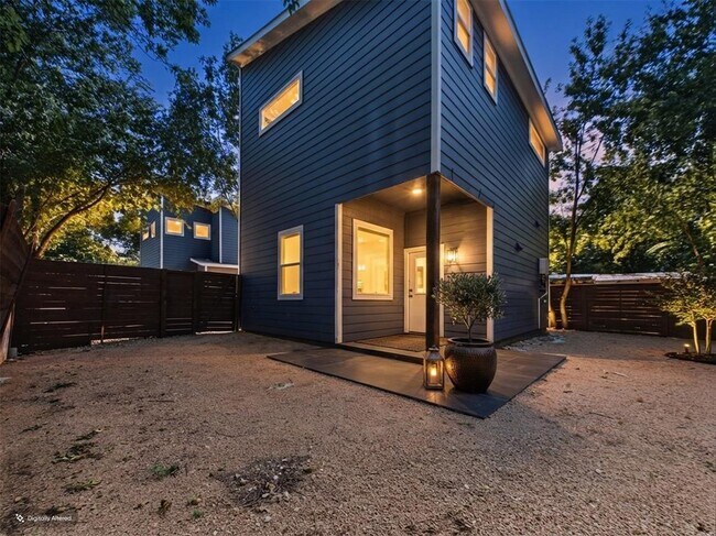 Building Photo - 6204 Langham St
