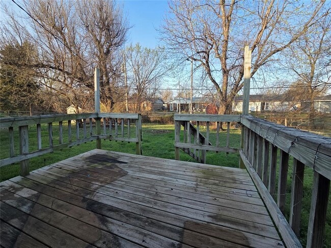 Building Photo - 1917 Treat Dr