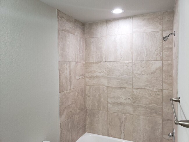 Building Photo - Townhome for rent