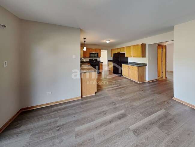 Building Photo - 2438 Foxtail Ct