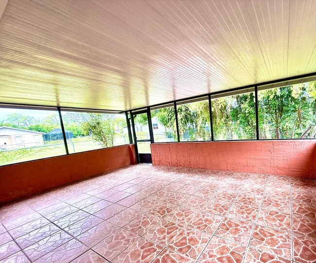 Building Photo - Single Family Home