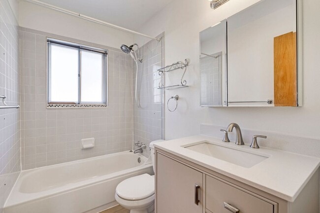 Building Photo - Updated 4 Bedroom Home in South College Heights