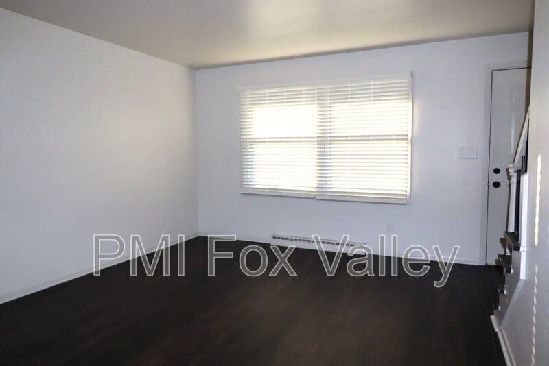 Building Photo - 800 N Hawthorne Dr