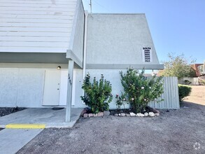 Building Photo - Spacious 2-Bed, 2-Bath Townhome for Rent w...