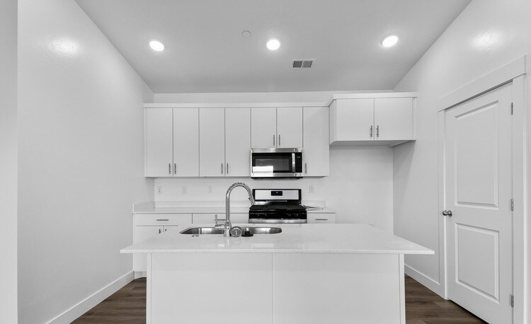 Building Photo - 536 N 130 E