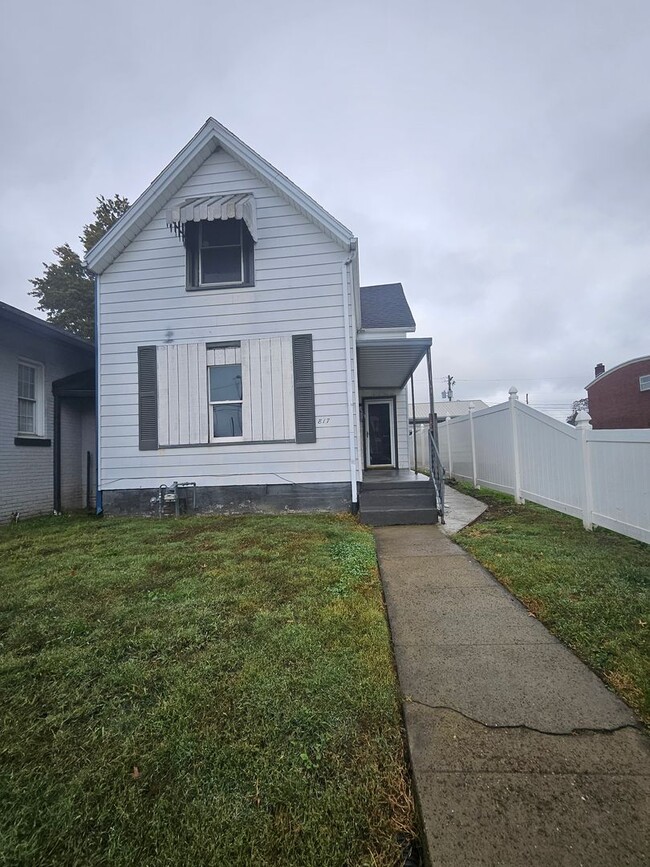 Building Photo - 4bed/2bath house