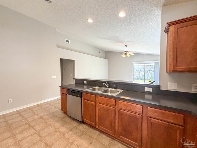 Building Photo - 697 Mozingo Ln