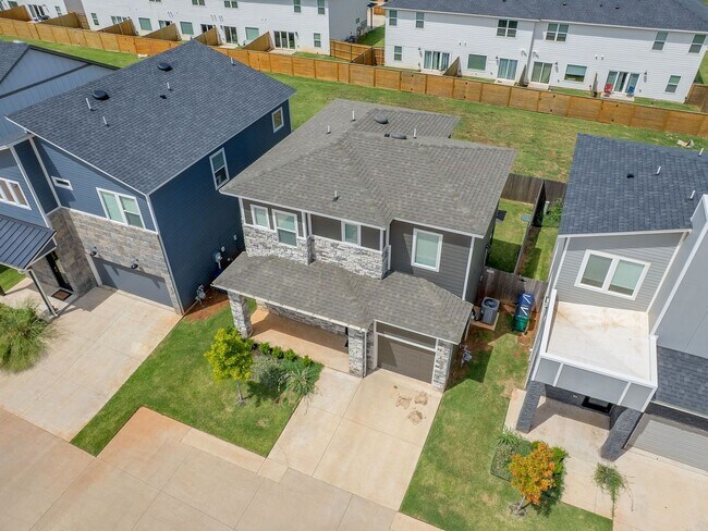Building Photo - Beautiful New Construction Home in Edmond/...