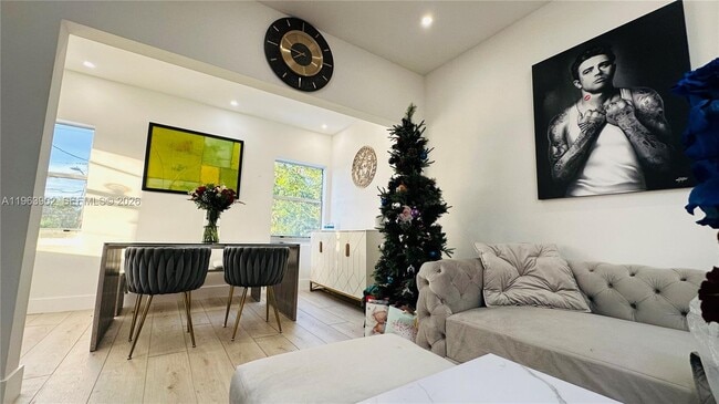 Building Photo - 1668 SW 20th St