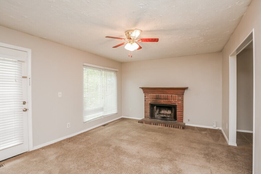 Building Photo - 2669 Crystal Ln