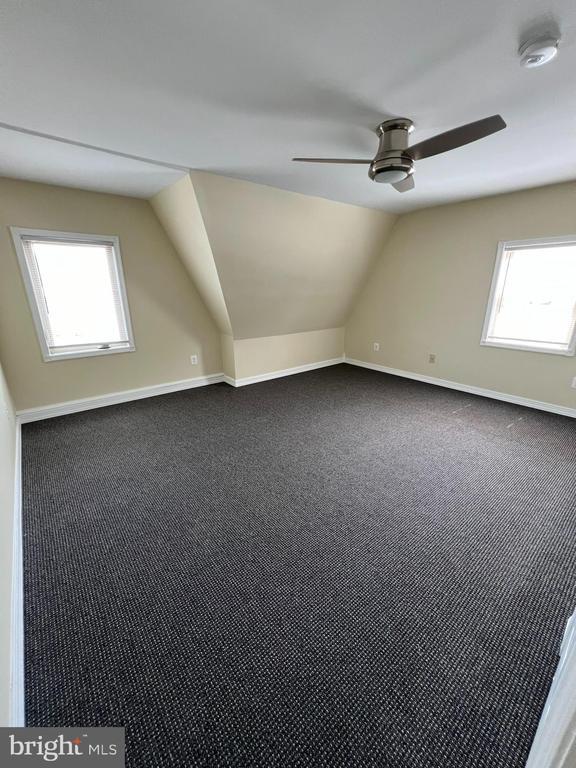 Building Photo - 42 Holland Ave