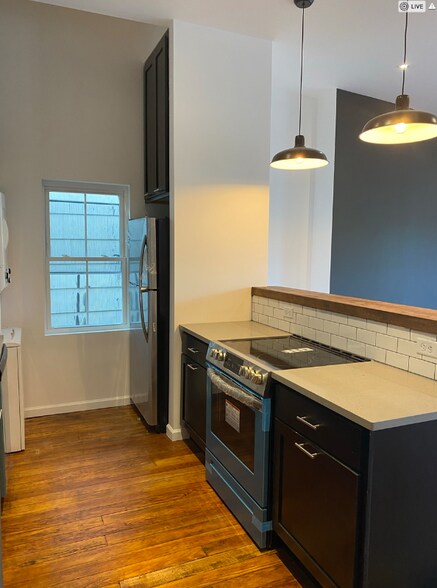 Building Photo - 249 1st St