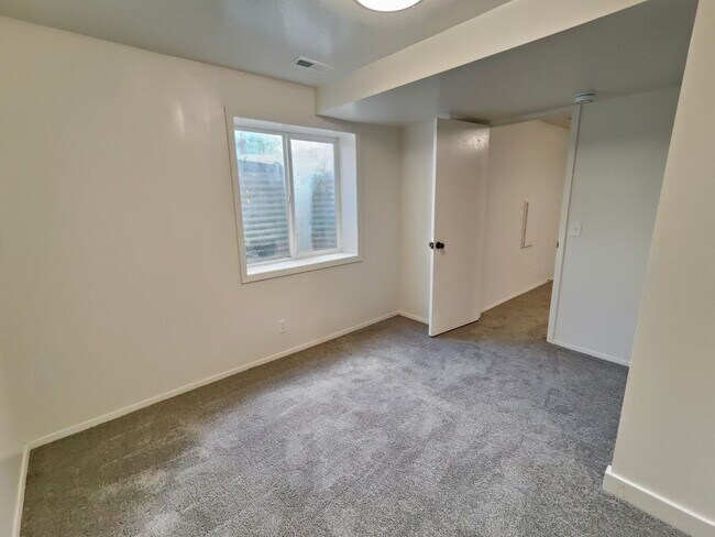 Building Photo - 51-53 W 1100 S