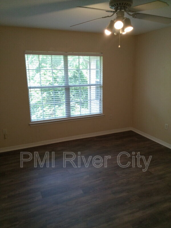 Building Photo - 7800 Point Meadows Dr