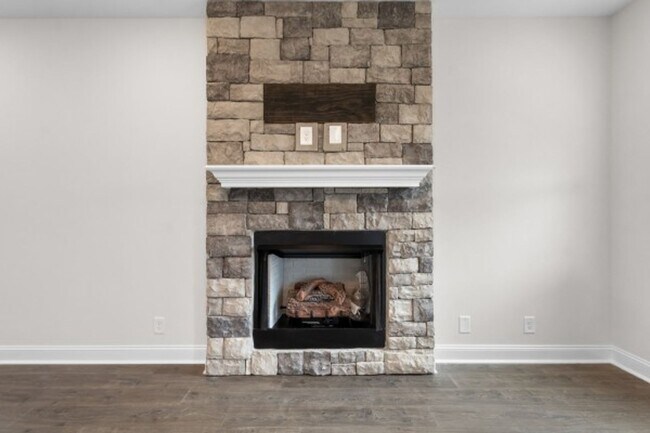 Building Photo - Beautiful Single Family Home