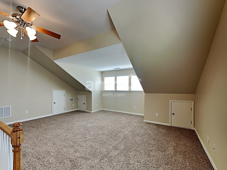 Building Photo - 13527 Provincial Ct