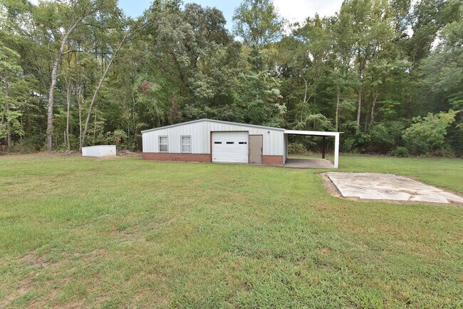 Building Photo - 9475 Hwy 97