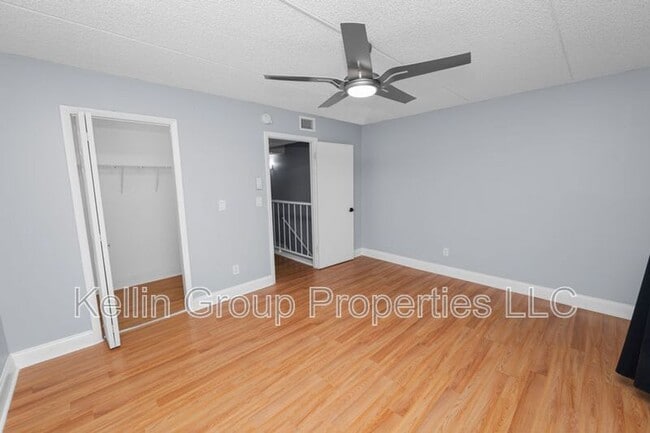 Building Photo - 2862 Somerset Park Dr