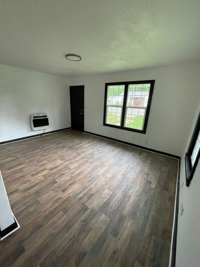 Building Photo - Two Bedroom One Bath Rental $900/month