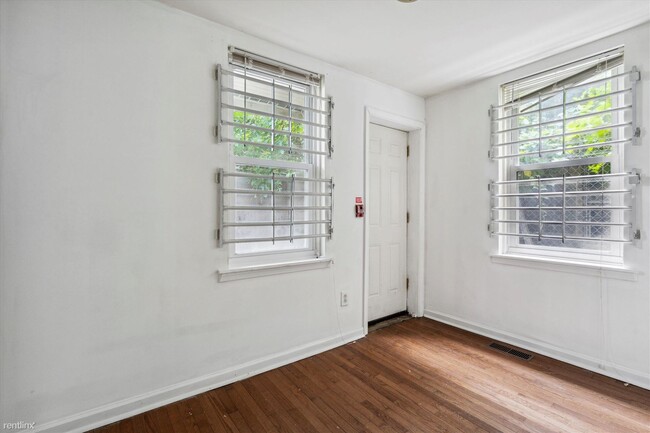 Building Photo - 2 br, 1 bath Triplex - 1812 W BERKS ST Unit A