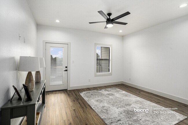 Building Photo - 321 Porter St