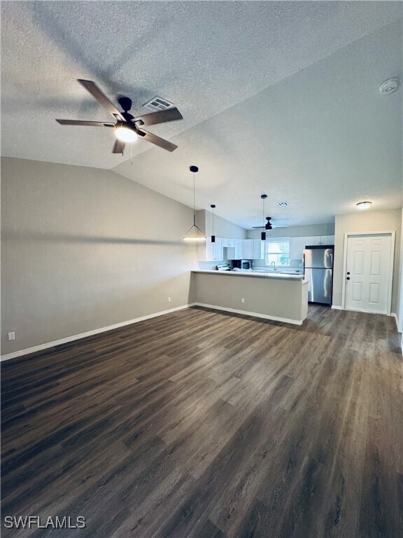 Building Photo - 17418 Dowling Dr