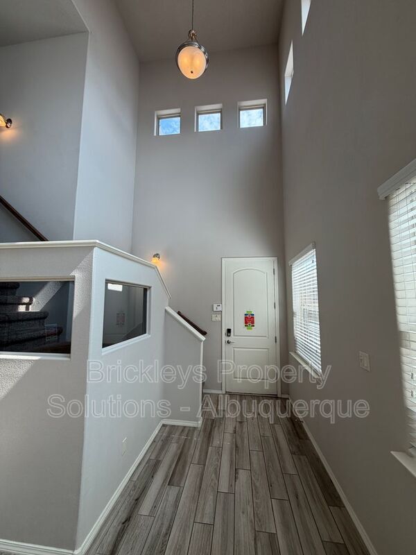 Building Photo - 7420 Tangerine Ct NE