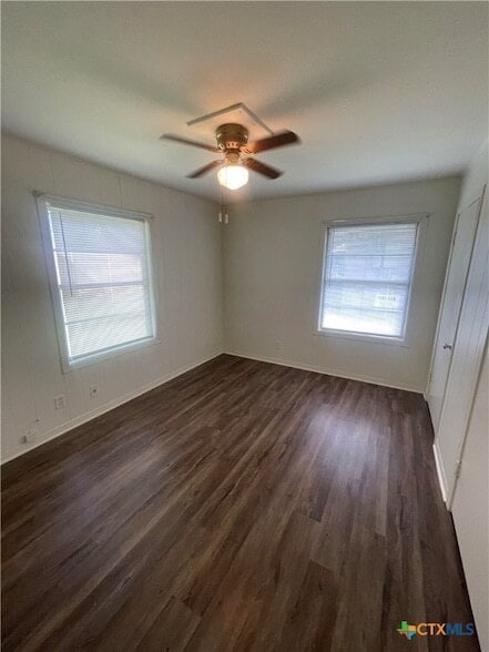 Building Photo - 910 Fern Ln