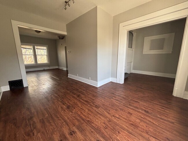 Building Photo - Harrises REO 631 S 19th Ave LLC (629/631 S 19th)