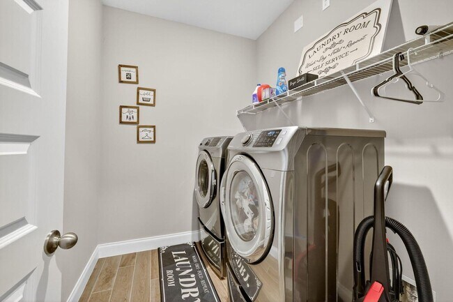 Building Photo - New Fully Furnished 4 bed, 2 bath home in newest Port St Lucie Subdivision