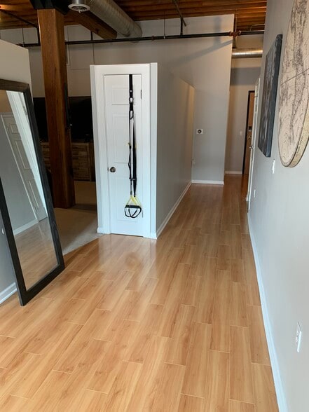 Building Photo - 141 N Water St