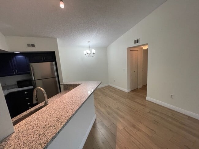 Building Photo - Ponte Verde Condominium