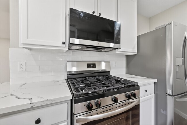 Building Photo - 21519 Sapphire Ct