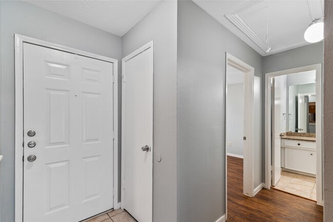 Building Photo - 710 Cascade Creek Dr