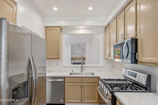 Building Photo - 4791 Parma Dr