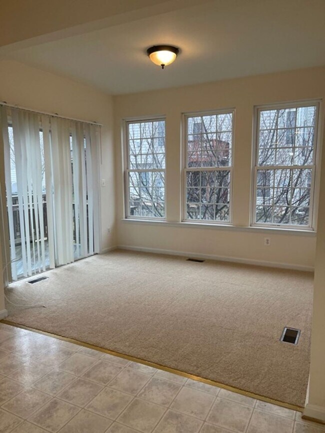 Building Photo - 12039 Kemps Landing Cir