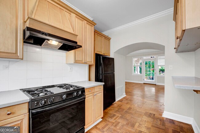 Building Photo - 878 Briarcliff Rd NE