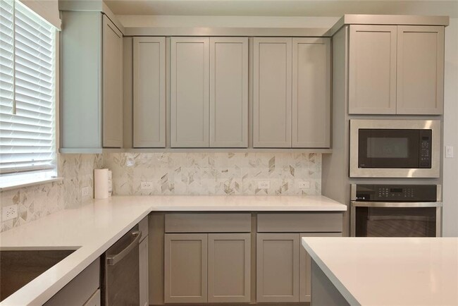 Building Photo - 8475 Harrington Grv Trl