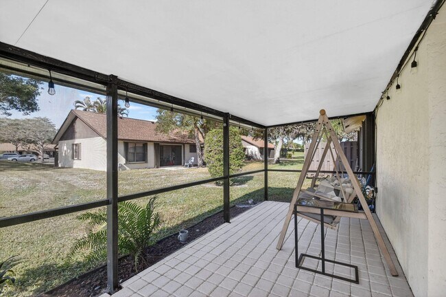 Building Photo - 117 Vía De Casas Norte