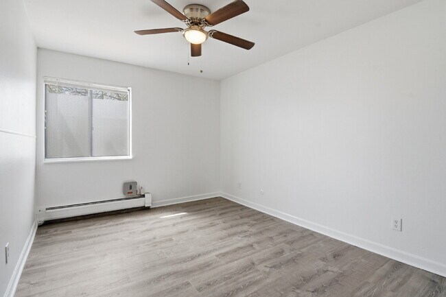 Building Photo - $1,140.95 with Half Off The First Month's Rent, 1 Bed - 1 Bath, Condo in Denver with Easy Access ...