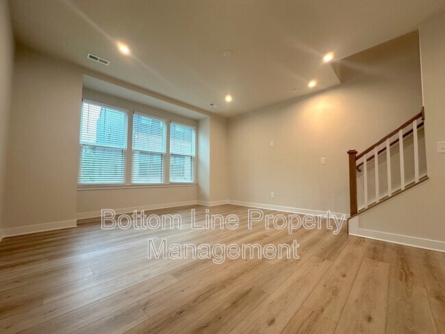Building Photo - 460 Spearfield Ln