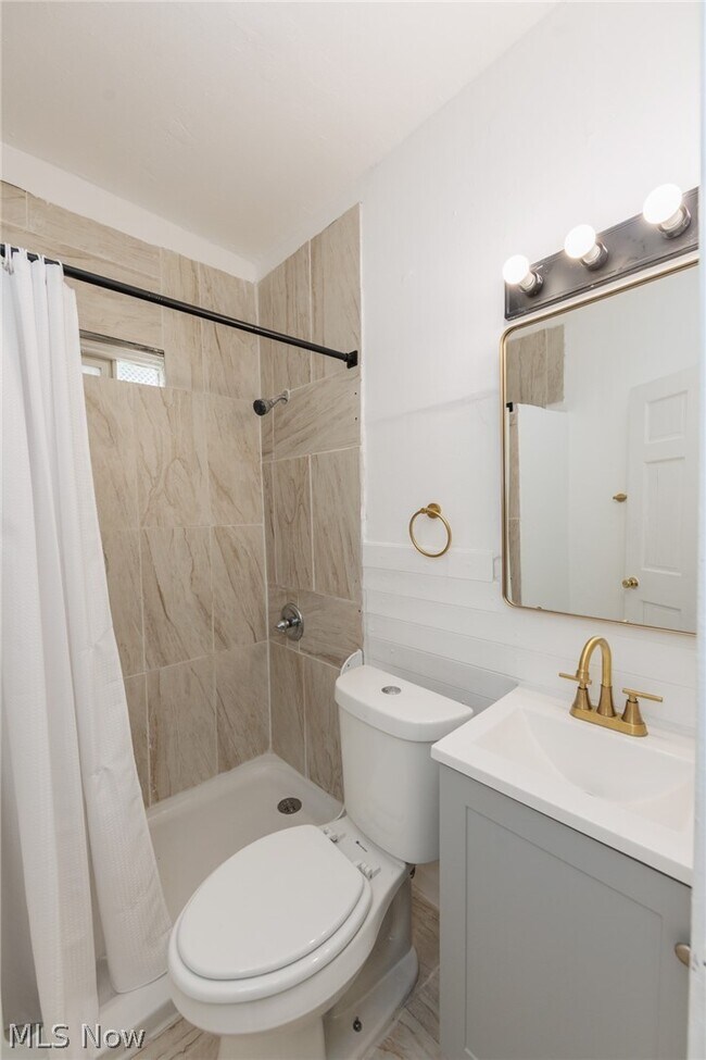 Building Photo - 1519 Ridgewood Ave